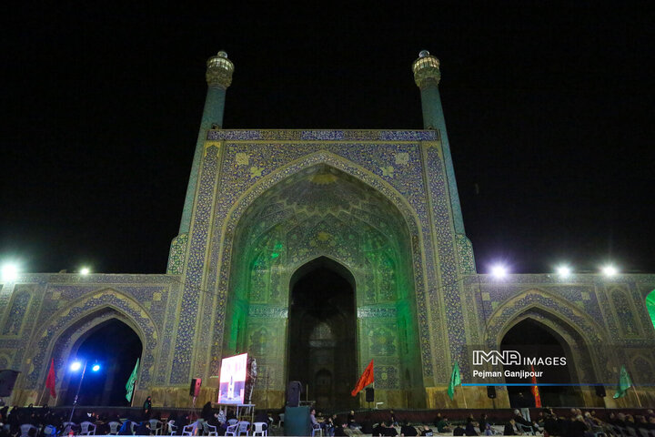 عزاداری شب هشتم محرم در هیئت رزمندگان اسلام