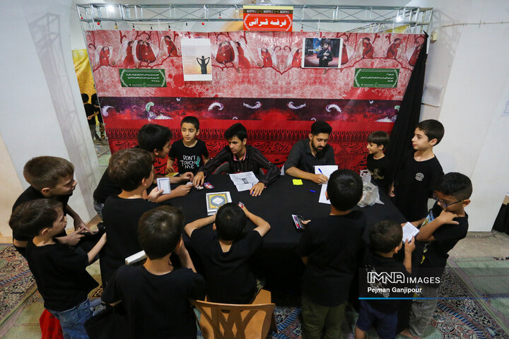 عزاداری شب هشتم محرم در هیئت رزمندگان اسلام