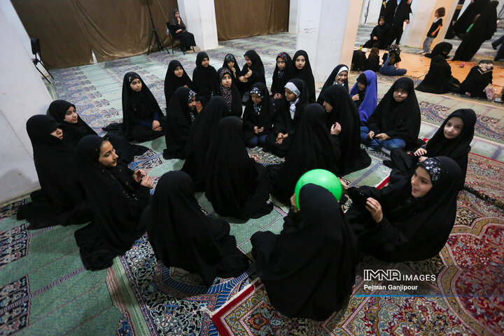 عزاداری شب هشتم محرم در هیئت رزمندگان اسلام