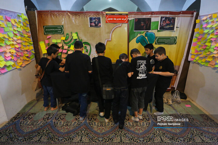 عزاداری شب هشتم محرم در هیئت رزمندگان اسلام