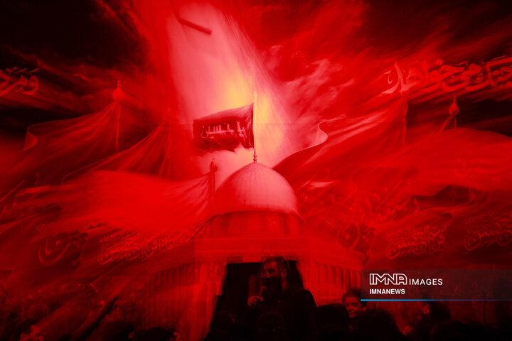 عزاداری شب هشتم محرم در هیئت فدائیان حسین(ع)