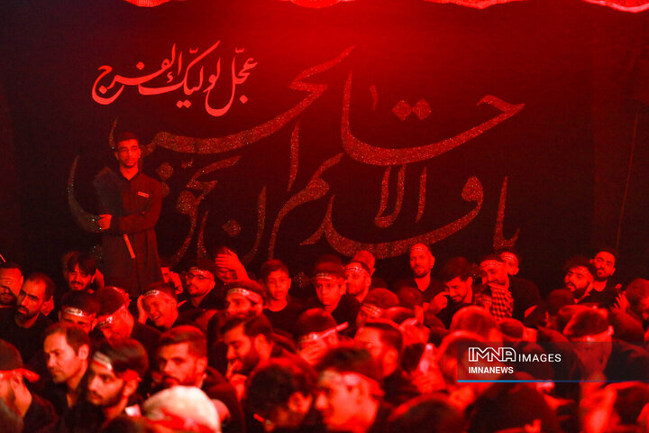عزاداری شب هشتم محرم در هیئت فدائیان حسین(ع)
