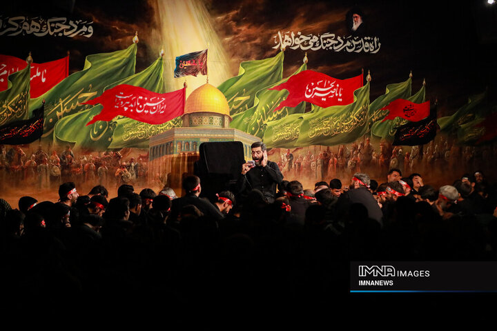 عزاداری شب هشتم محرم در هیئت فدائیان حسین(ع)