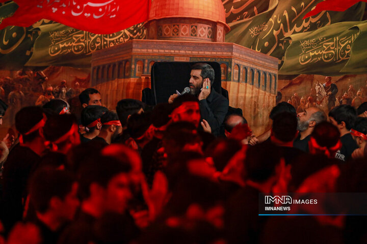 عزاداری شب هشتم محرم در هیئت فدائیان حسین(ع)