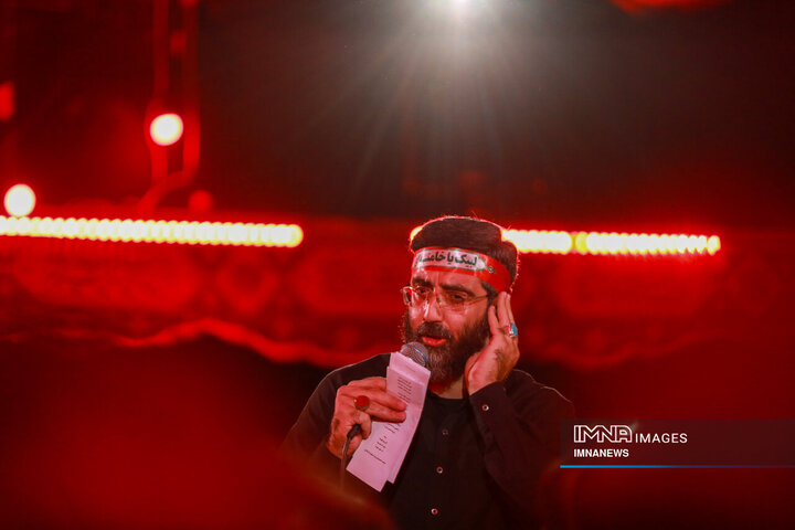 عزاداری شب هشتم محرم در هیئت فدائیان حسین(ع)