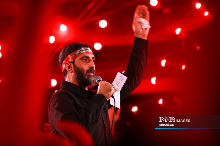 عزاداری شب هشتم محرم در هیئت فدائیان حسین(ع)