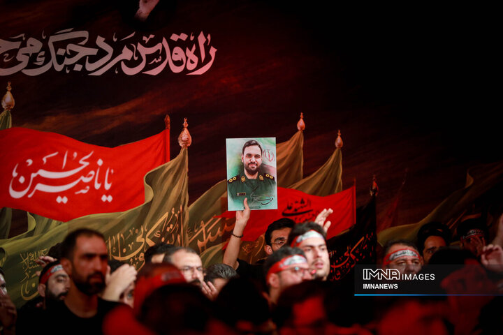 عزاداری شب هشتم محرم در هیئت فدائیان حسین(ع)