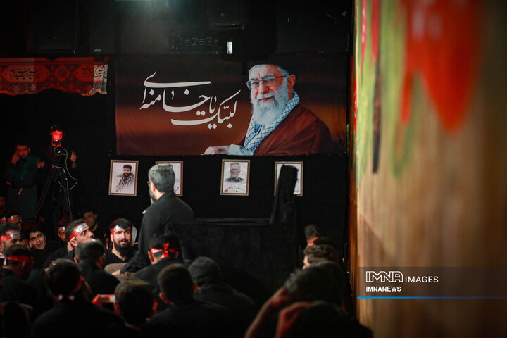 عزاداری شب هشتم محرم در هیئت فدائیان حسین(ع)