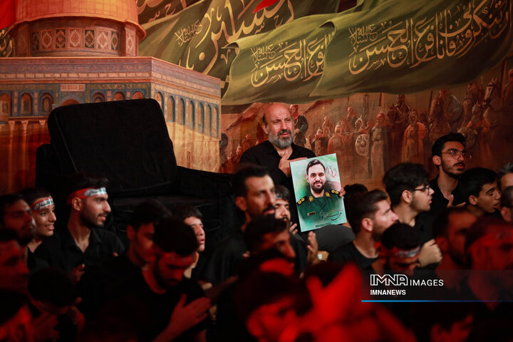 عزاداری شب هشتم محرم در هیئت فدائیان حسین(ع)