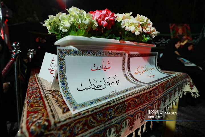 عزاداری شب هشتم محرم در هیئت فدائیان حسین(ع)