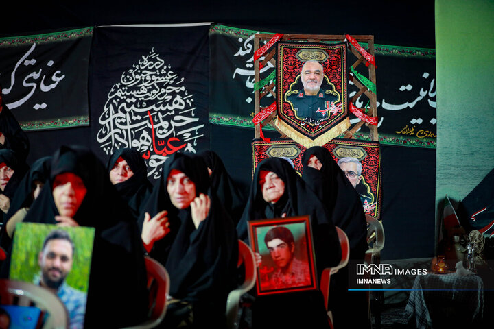 عزاداری شب هشتم محرم در هیئت فدائیان حسین(ع)