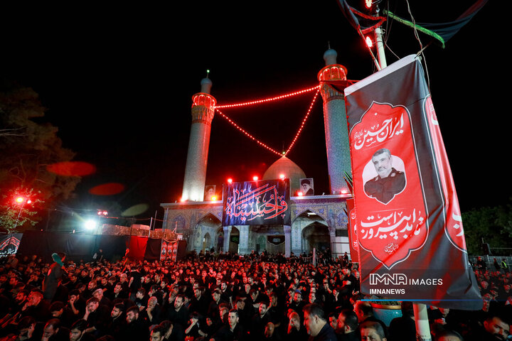 عزاداری شب هشتم محرم در هیئت فدائیان حسین(ع)