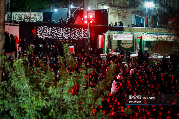 عزاداری شب هشتم محرم در هیئت فدائیان حسین(ع)