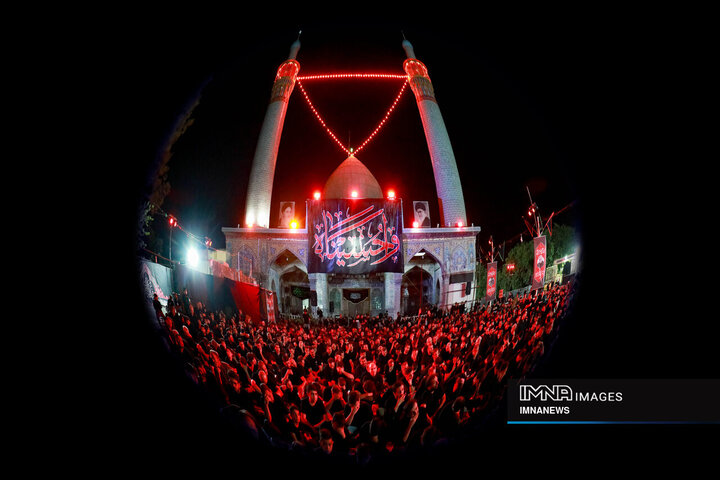 عزاداری شب هشتم محرم در هیئت فدائیان حسین(ع)