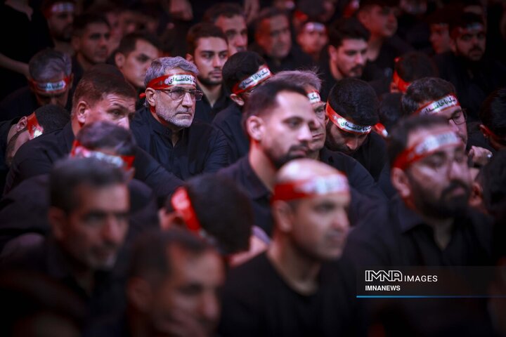 عزاداری شب هشتم محرم در هیئت فدائیان حسین(ع)