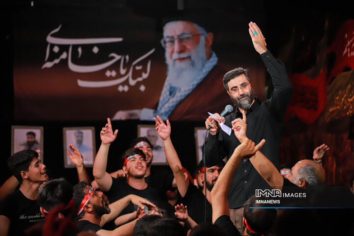 عزاداری شب هشتم محرم در هیئت فدائیان حسین(ع)