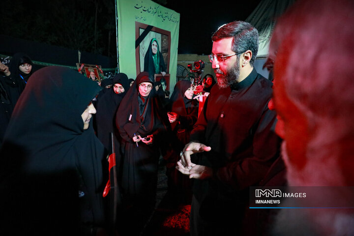 عزاداری شب هشتم محرم در هیئت فدائیان حسین(ع)