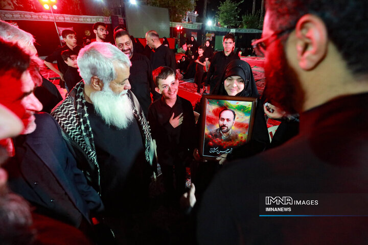 عزاداری شب هشتم محرم در هیئت فدائیان حسین(ع)