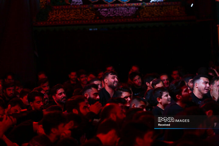 عزاداری دهه اول محرم در هیئت حیدریون