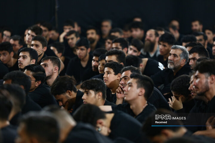 عزاداری دهه اول محرم در هیئت حیدریون