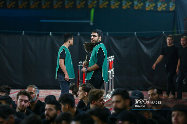 عزاداری دهه اول محرم در هیئت حیدریون