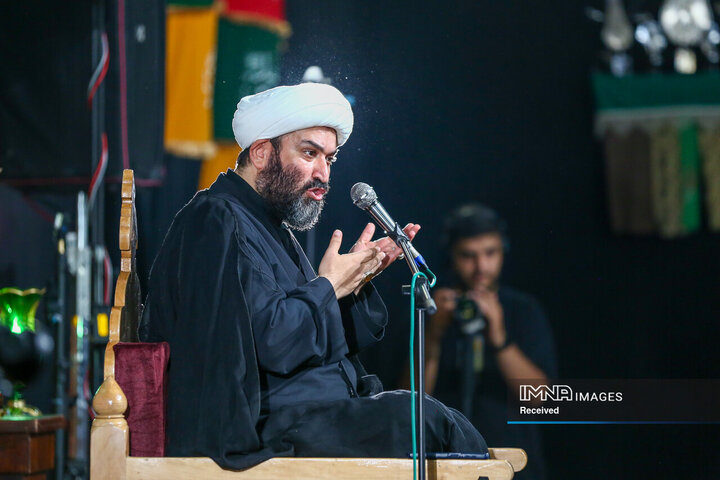 عزاداری دهه اول محرم در هیئت حیدریون