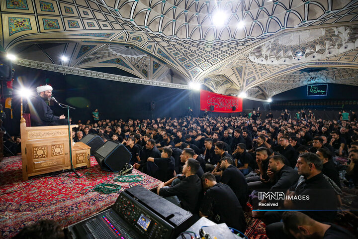 عزاداری دهه اول محرم در هیئت حیدریون