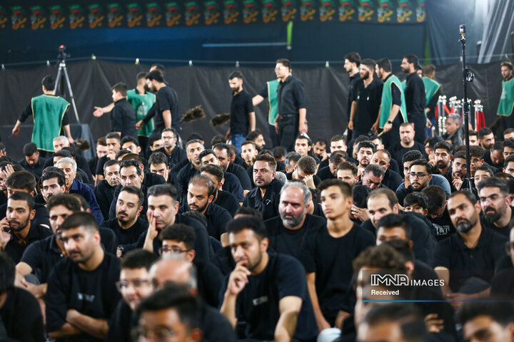 عزاداری دهه اول محرم در هیئت حیدریون