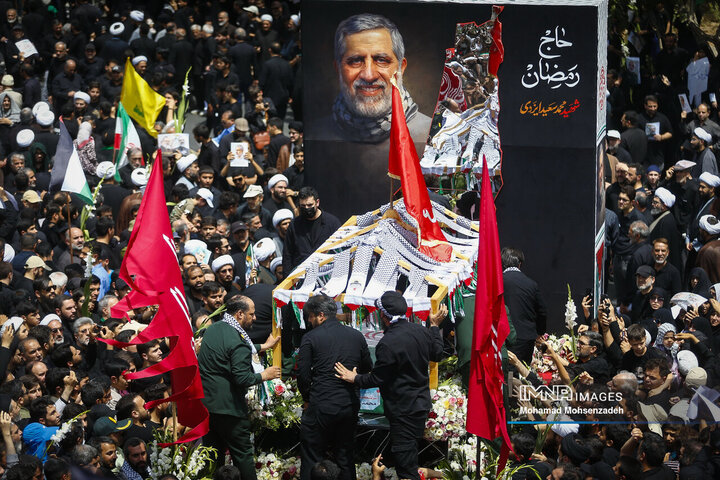 تشییع پیکر سرلشکر شهید «محمد سعید ایزدی» و جانباز شهید «محمد آقازیارتی» در قم