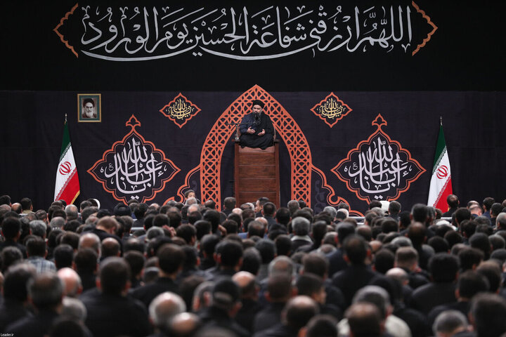 مراسم عزاداری شب تاسوعای حسینی‌ در حسینیه امام خمینی (ره) برگزار شد