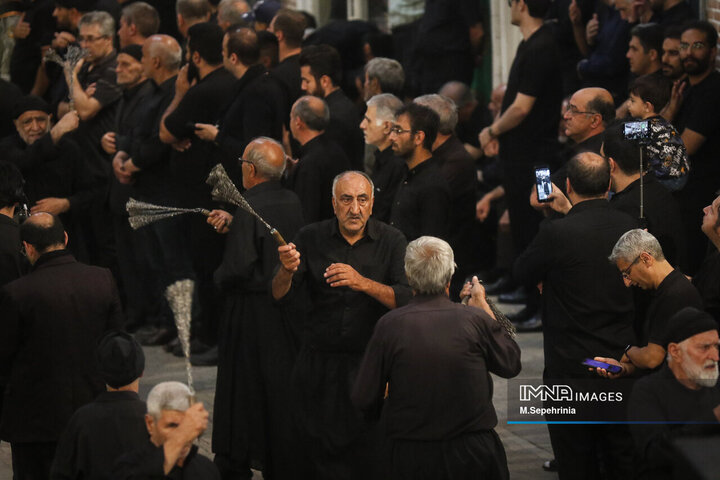 دسته‌های عزاداری اباعبدالله‌الحسین(ع) در بازار تبریز