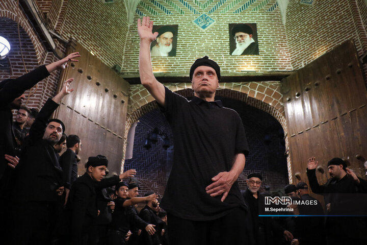 دسته‌های عزاداری اباعبدالله‌الحسین(ع) در بازار تبریز