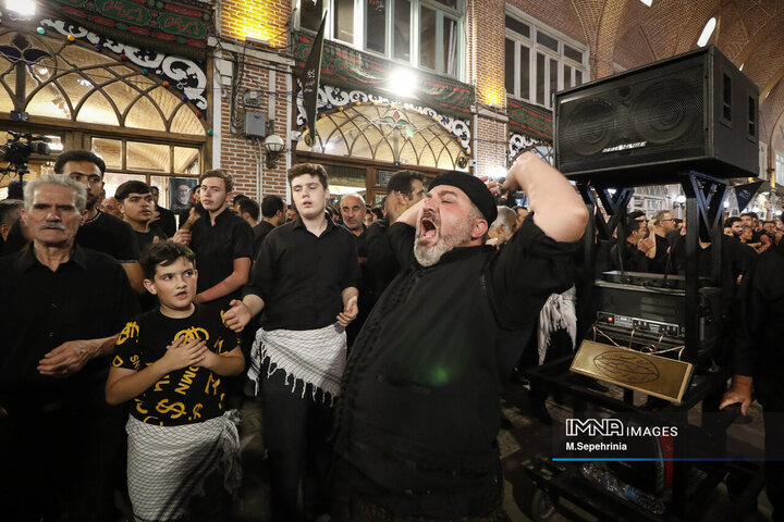 دسته‌های عزاداری اباعبدالله‌الحسین(ع) در بازار تبریز