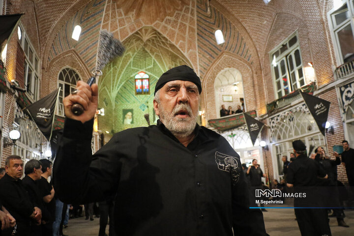 دسته‌های عزاداری اباعبدالله‌الحسین(ع) در بازار تبریز