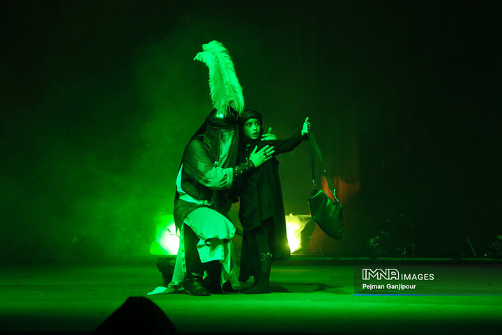 عزاداری شب تاسوعا در هیئت عاشورائیان