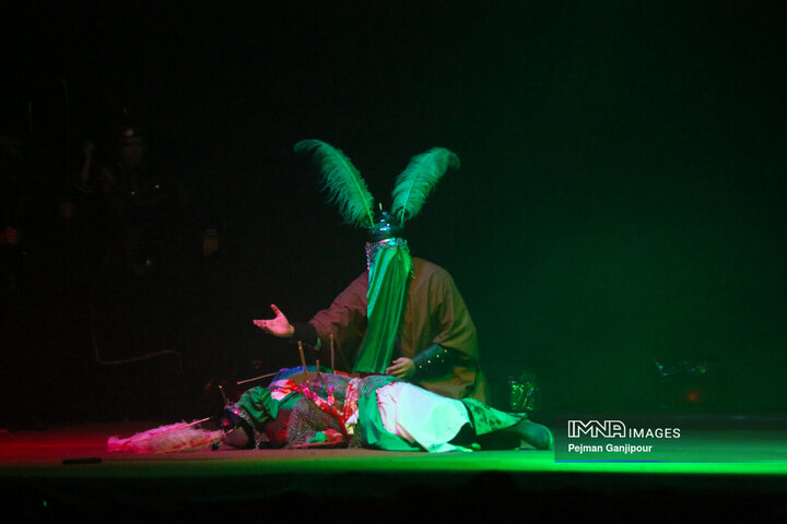 عزاداری شب تاسوعا در هیئت عاشورائیان