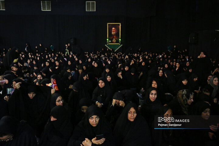 عزاداری شب تاسوعا در هیئت عاشورائیان