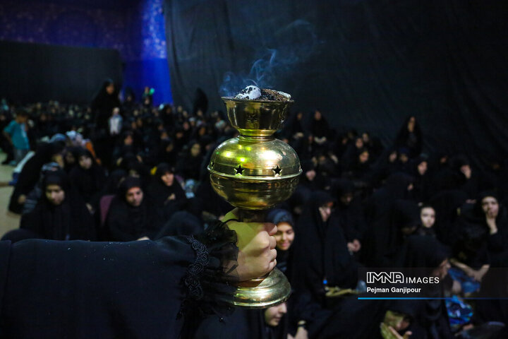 عزاداری شب تاسوعا در هیئت عاشورائیان