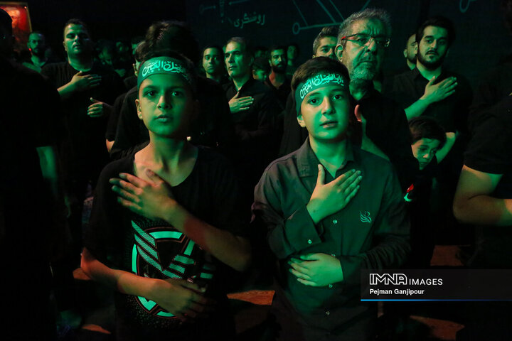 عزاداری شب تاسوعا در هیئت عاشورائیان