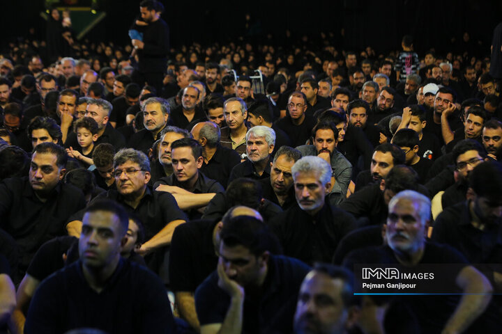 عزاداری شب تاسوعا در هیئت عاشورائیان