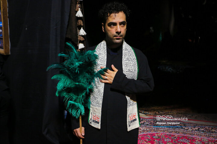 عزاداری شب تاسوعا در هیئت عاشورائیان