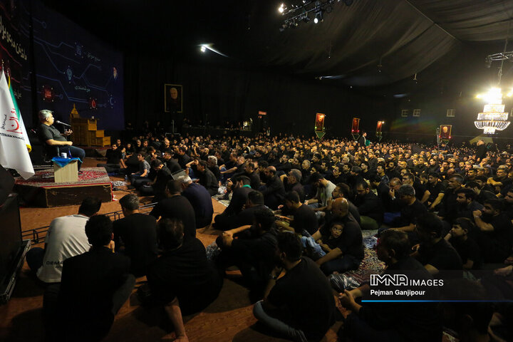 عزاداری شب تاسوعا در هیئت عاشورائیان