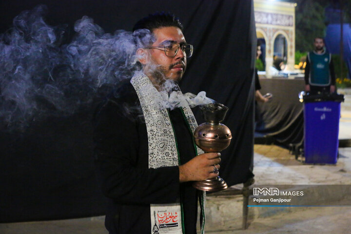 عزاداری شب تاسوعا در هیئت عاشورائیان