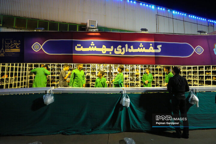 عزاداری شب تاسوعا در هیئت عاشورائیان