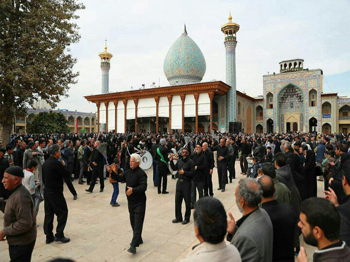 حرم شاهچراغ (ع) در سوگ شهادت علمدار کربلا + فیلم