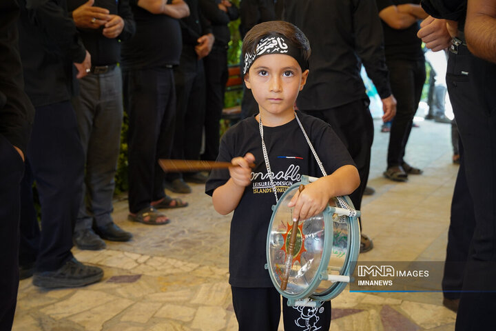 گردهمایی دسته‌های عزاداری خوراسگان در روز تاسوعا