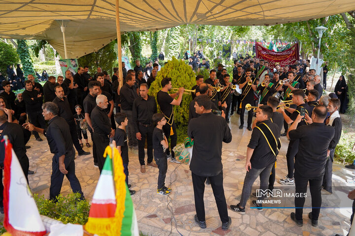 گردهمایی دسته‌های عزاداری خوراسگان در روز تاسوعا