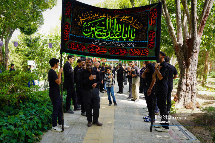 گردهمایی دسته‌های عزاداری خوراسگان در روز تاسوعا