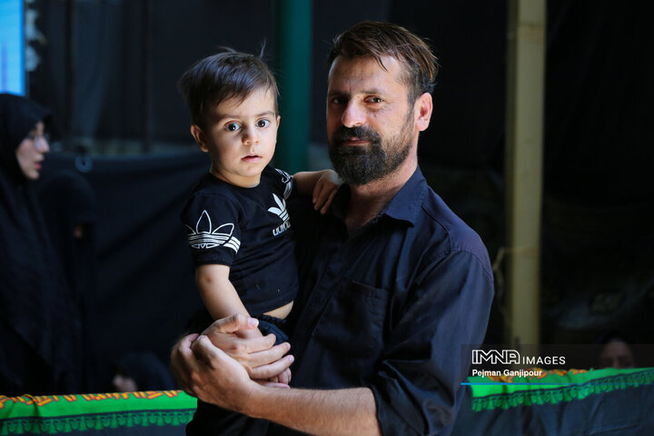 قافله عزاداری ظهر تاسوعا در اصفهان