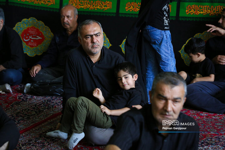 قافله عزاداری ظهر تاسوعا در اصفهان